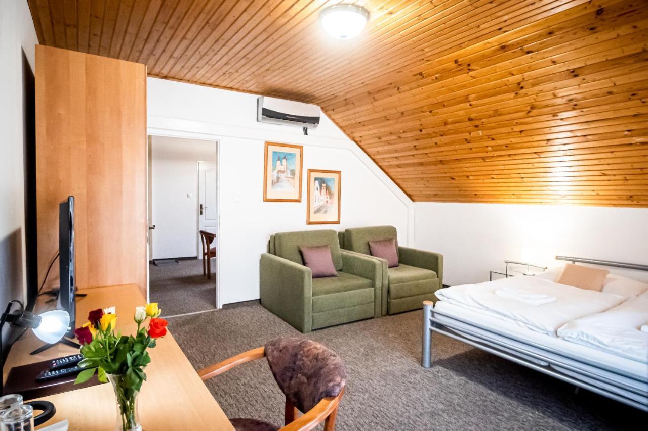 Hotel Squash Centrum プリエヴィドザ エクステリア 写真