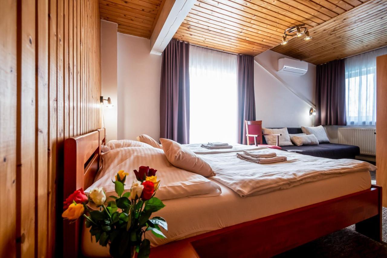 Hotel Squash Centrum プリエヴィドザ エクステリア 写真