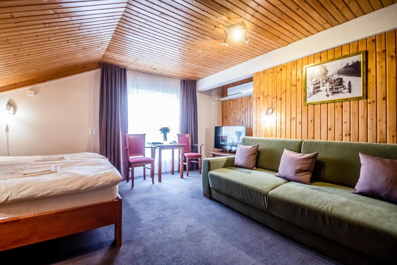 Hotel Squash Centrum プリエヴィドザ エクステリア 写真