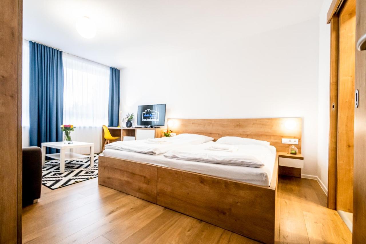 Hotel Squash Centrum プリエヴィドザ エクステリア 写真
